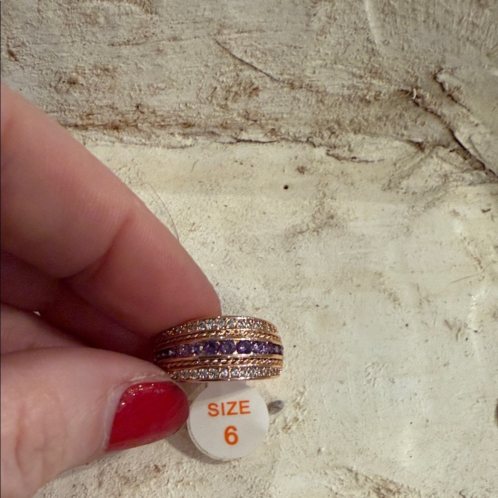 Size 6 Bomb Party Ring- no bag